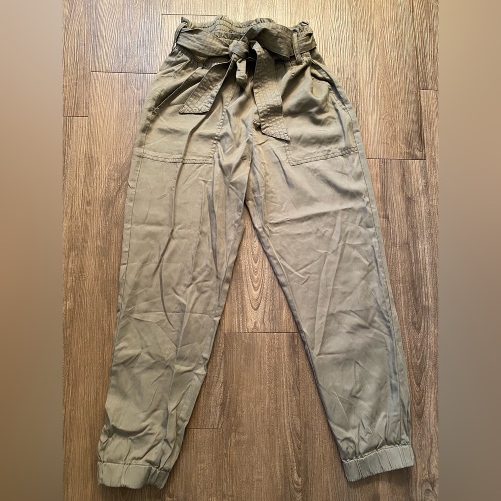 Women’s cargo jogger size M